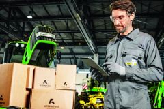 John Deere przeglad maszyny 240x160 Jak przygotować maszyny uprawowe do sezonu ? porady firmy Farmet