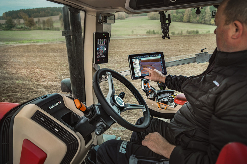 Case IH New Puma 240 cab Case IH Puma 240   największy model dostępny z napędem PowerDrive