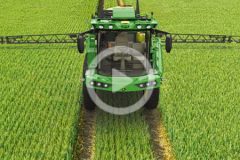John Deere 300M film 240x160 Opryskiwacz samojezdny John Deere 340M nagrodzony Złotym Medalem MTP Tragów  Polagra Premiery