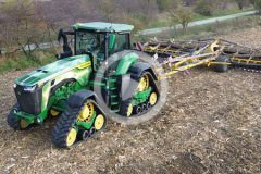 John Deere 8RX 410 eAutoPowr Bednar Swifterdisc CGFP film 240x160 Jazda tyłem do przodu   CLAAS XERION 5000 TRAC VC i Vaderstad TopDown
