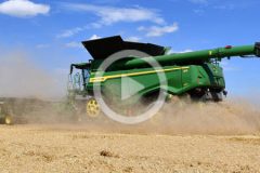 John Deere X9 Krol wydajnosci 2024 CGFP film 240x160 Specjaliści z pasją: John Deere X9, pierwsze żniwa za nami   rozmowa z Pawłem Kamińskim (John Deere Polska)   VIDEO
