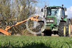John Deere 6420 Samasz film 2025 240x160 SaMASZ   nowy przetrząsacz ciągniony P4 530 C