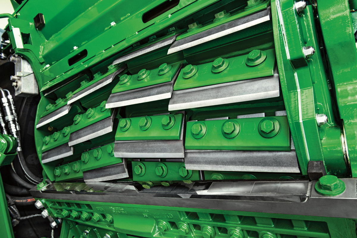 John Deere Informacja prasowa przeglad sieczkarni 2 Sieczkarnia po przeglądzie – sprawna, czyli skuteczna maszyna