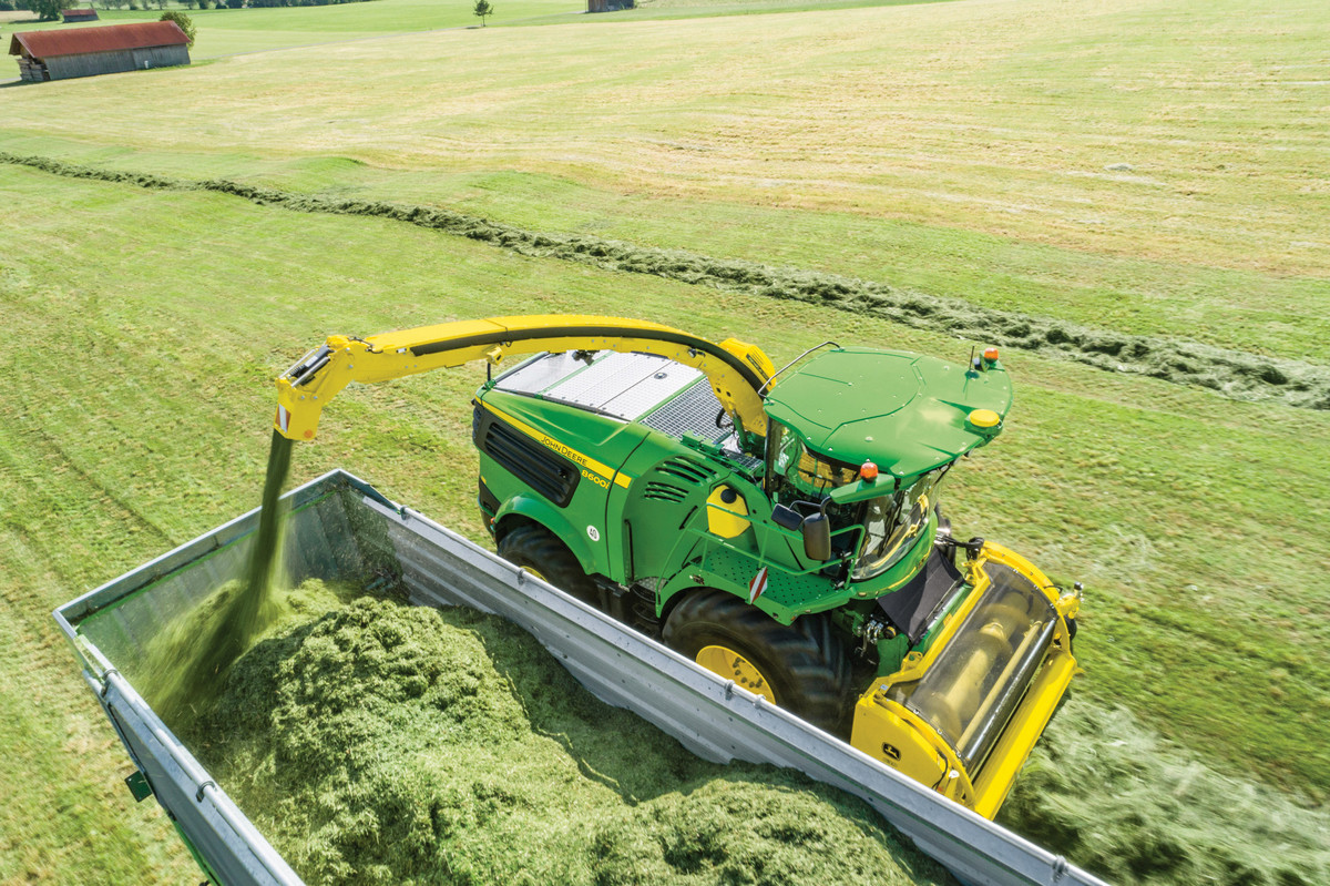 John Deere Informacja prasowa przeglad sieczkarni 3 Sieczkarnia po przeglądzie – sprawna, czyli skuteczna maszyna