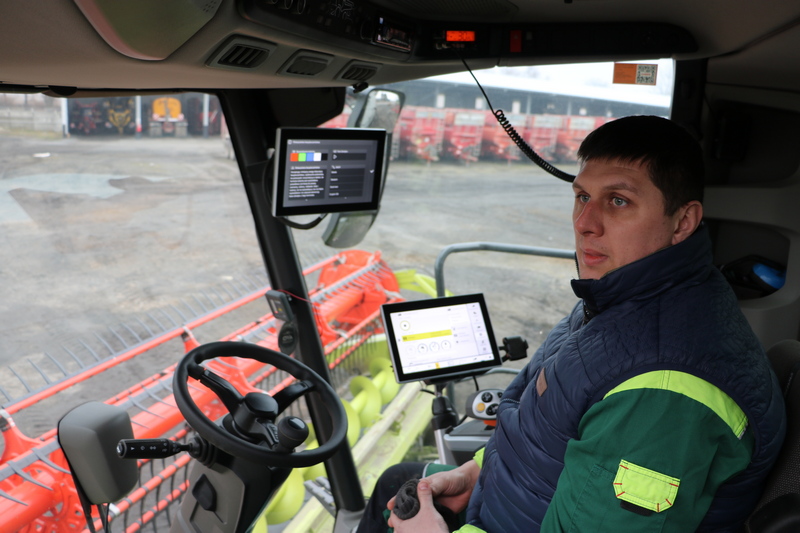 Claas Lexion KR Kietrz 3 Kombajny CLAAS z CEMOS AUTOMATIC w akcji: jak Kombinat Rolny Kietrz zoptymalizował żniwa