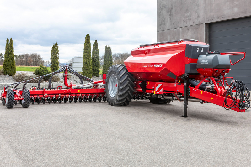 Horsch Avatar 12 25 LC 2 HORSCH Avatar LC – potrójny zbiornik zapewniający wydajność i elastyczność