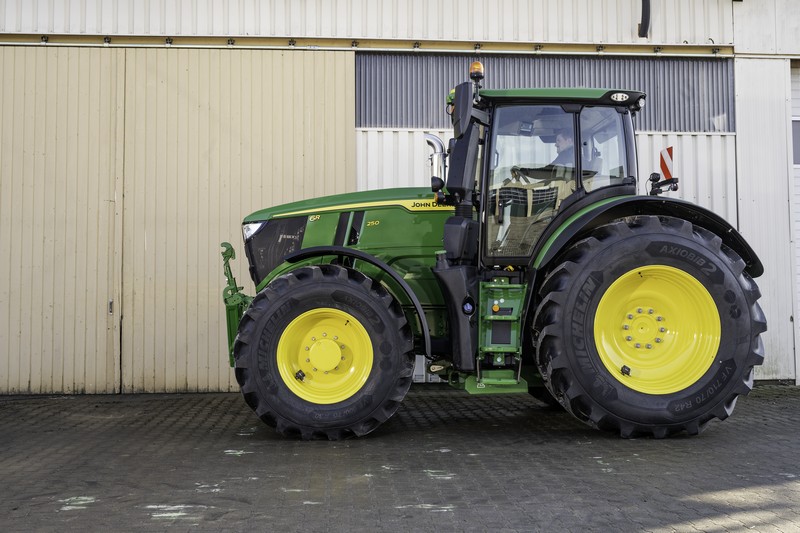 John Deere 6R 250 EZ Ballast Jakie korzyści przynosi odpowiednie balastowanie ciągnika?