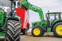 John Deere Korzystny czas dla hodowcow 240x160 Podsumowanie Demo Tour 2018 sieczkarni John Deere serii 8500i