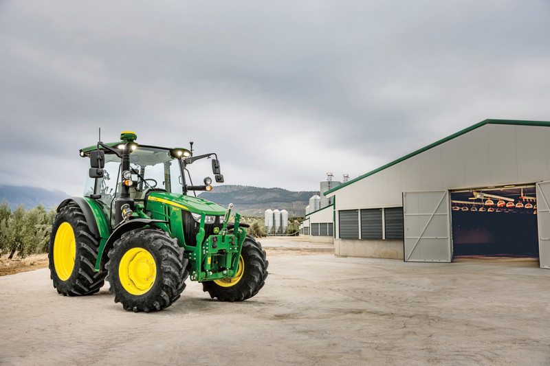 John Deere Korzystny czas dla hodowcow 5 Korzystny czas dla hodowców – jak wykorzystać sprzyjające warunki w sektorze mleczarskim i mięsnym?