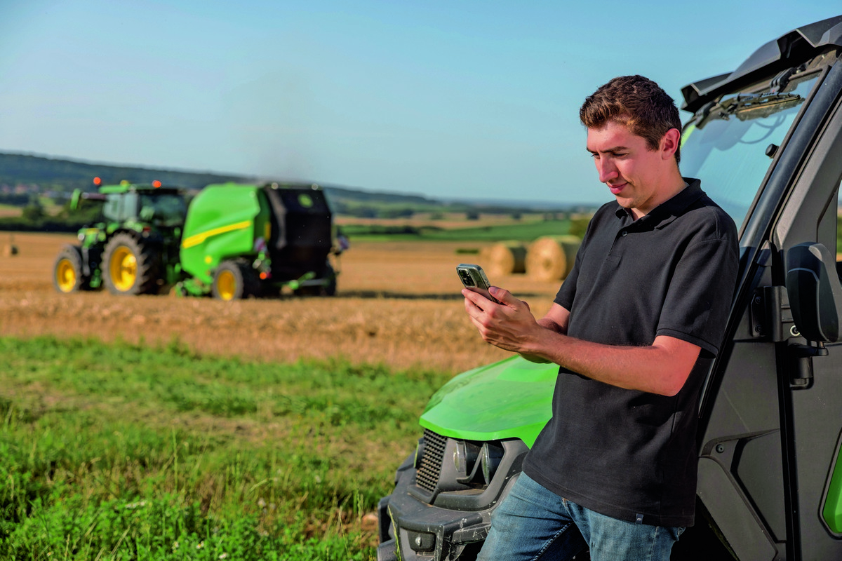 John Deere przedstawia nastepna generacje pras zwijajacych 2 John Deere wprowadza nową generację pras zwijających