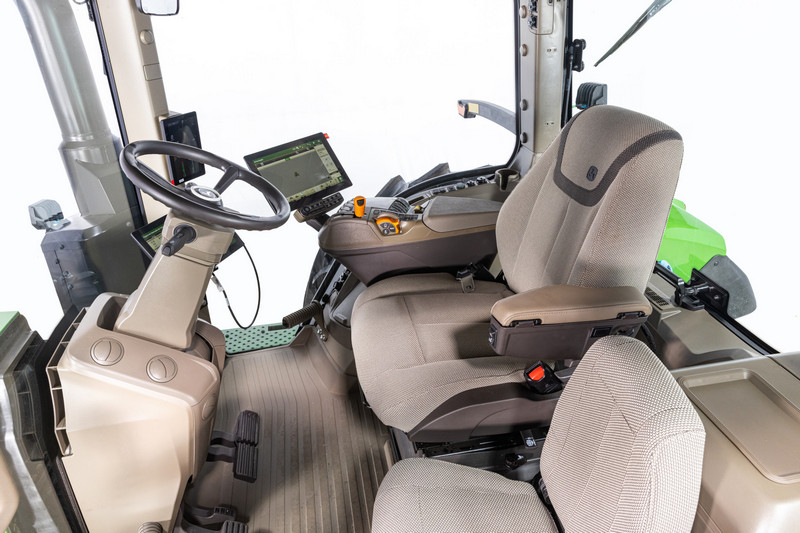 John Deere Jak technologia chlodzi rolnictwo 2 Jak technologia chłodzi rolnictwo czyli jak John Deere dba o komfort pracy operatora