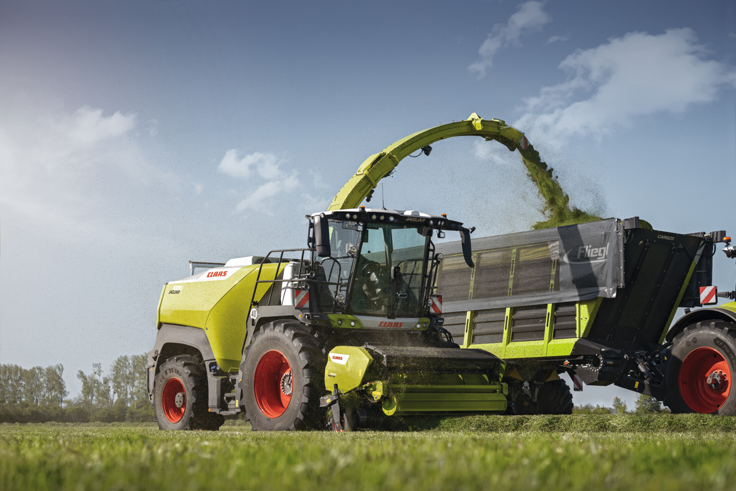 984354 27 CLAAS JAGUAR 1000 – cztery nowe sieczkarnie o mocy od 850 do 1110 KM