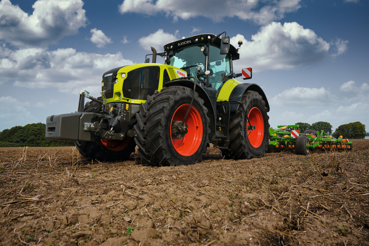 Claas Axion Claas proponuje idealny ciągnik do uprawy uproszonej lub bezorkowej