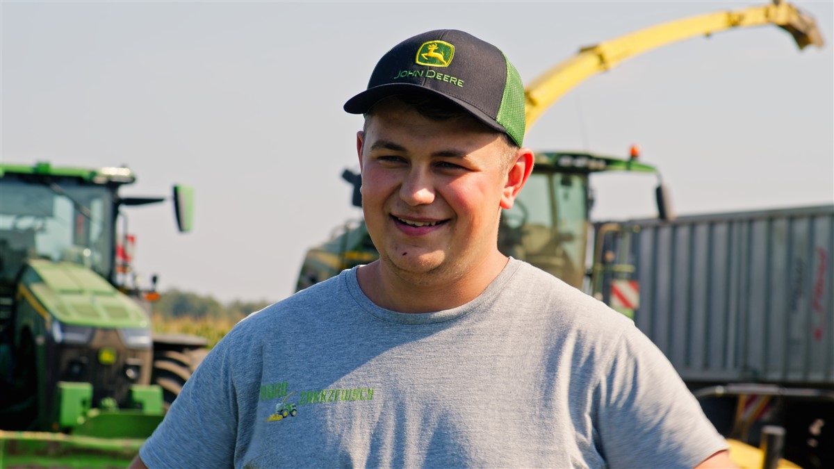 Fot 8 Informacja prasowa Produkcja mleka na Podlasiu Produkcja mleka na Podlasiu: kiszonka z kukurydzy i flota John Deere w gospodarstwie Zakrzewskich