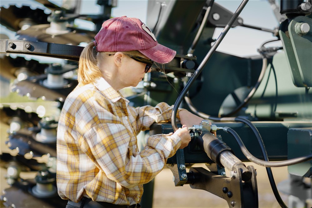 7 Rolmako Serwis Jak właściwie przygotować maszyny uprawowe do zimy?