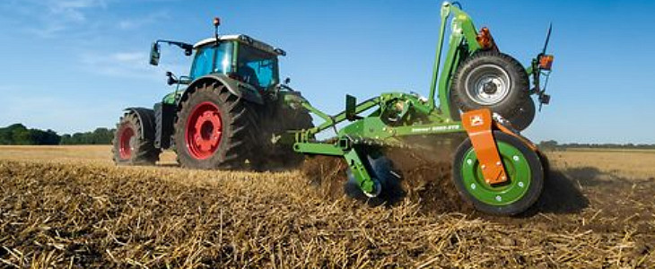 Amazone_Catros_25_lat