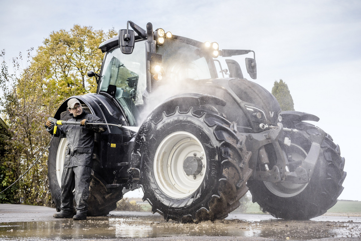 Premia dla młodego rolnika – Dlaczego warto skorzystać? hds agriculture tractor app 10 CI15 Portal Image High 3k Premia dla młodego rolnika – Dlaczego warto skorzystać?