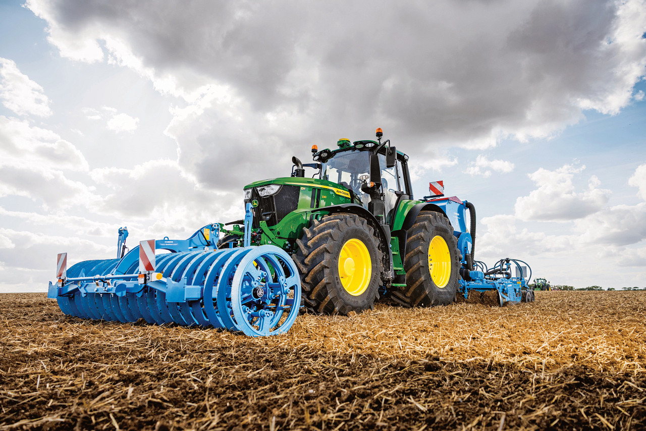 r2g096078 v1 LSC John Deere aktualizuje serię ciągników 6M na rok modelowy 2027   teraz z przekładnią e19