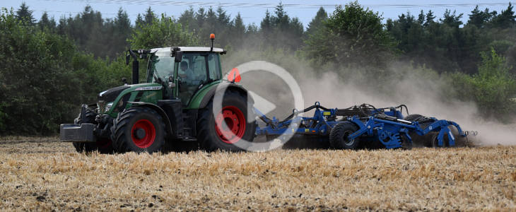 Fendt 722 Vario z broną talerzową Rolmako U652 w uprawaie pożniwnej po jęczmieniu Fendt_722_Rolmako_U652_film_2026