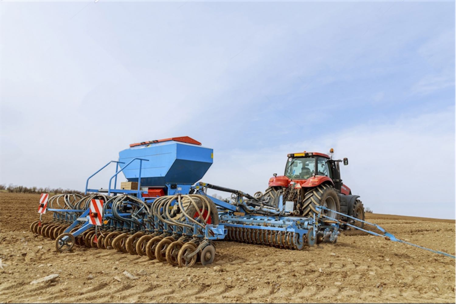 Uprawa Bezorkowa, Siew w Mulcz czy Strip Till – Jak Wybrać Najlepszą Metodę Uprawy? 4 Rolmako Siew Uprawa Bezorkowa, Siew w Mulcz czy Strip Till – Jak Wybrać Najlepszą Metodę Uprawy?